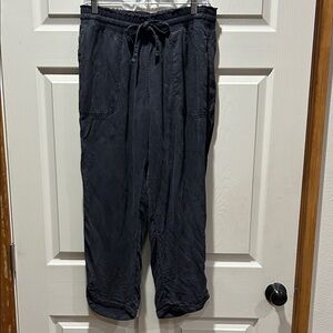 Sonoma Goods Women's Black Capri Utility Pants